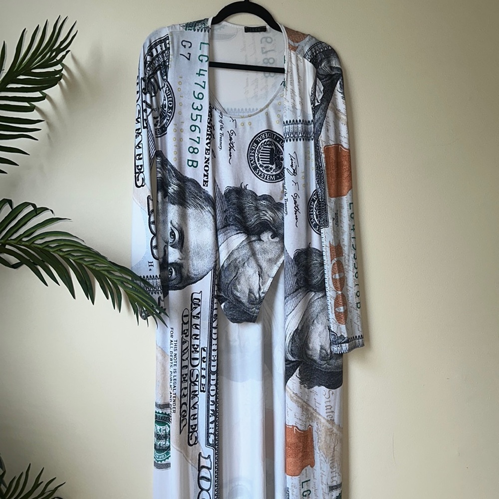 Money swimsuit & robe